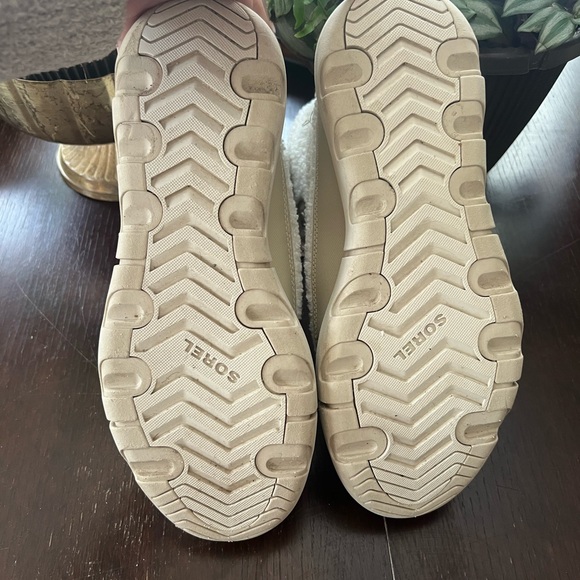 Sorel Women's Ankle Boots in Cream and Tan- Sz 11 - Picture 5 of 5